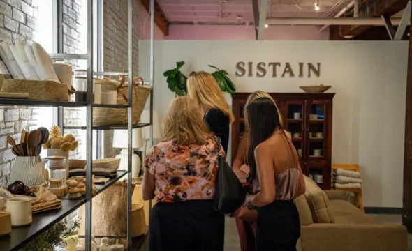 women shopping in sistain