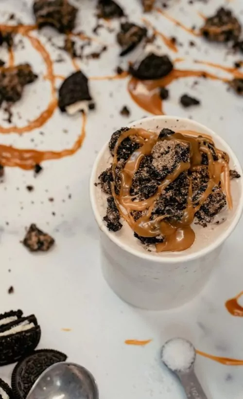 ice cream with cookies